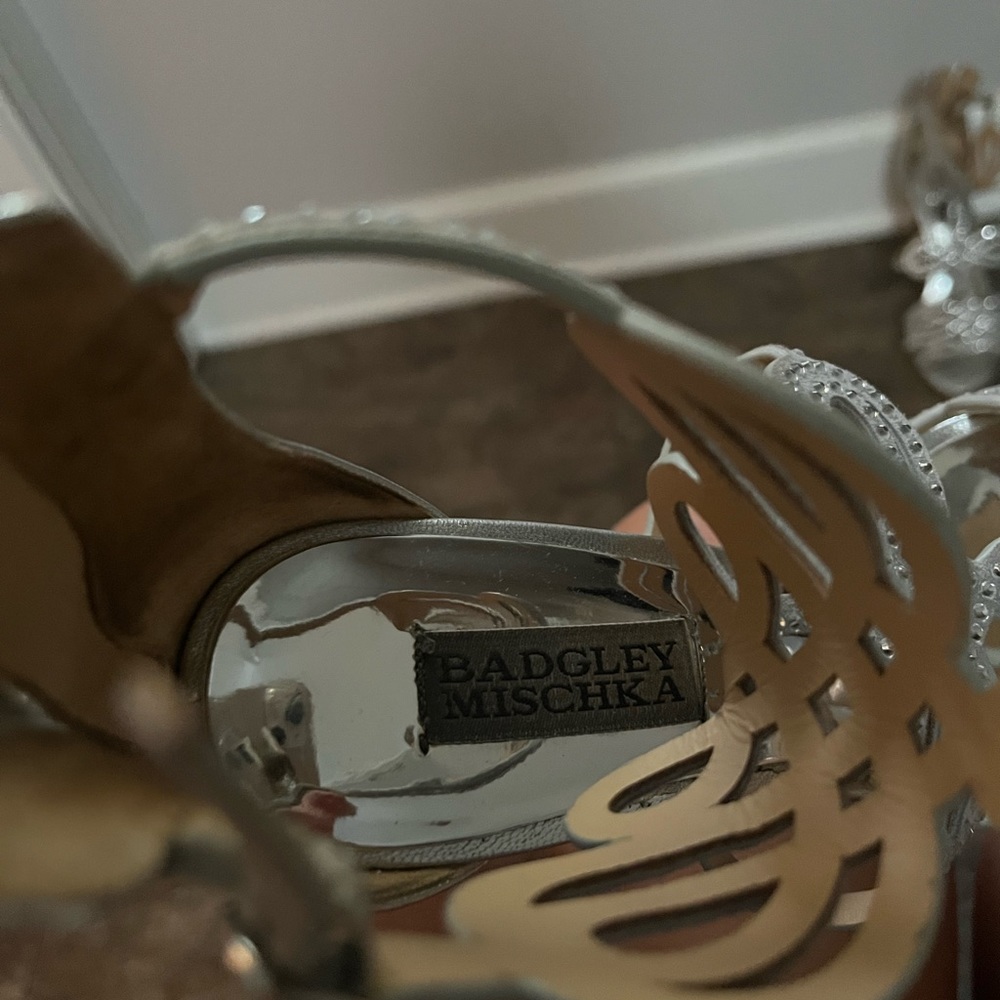 Heels - Picture 2 of 2